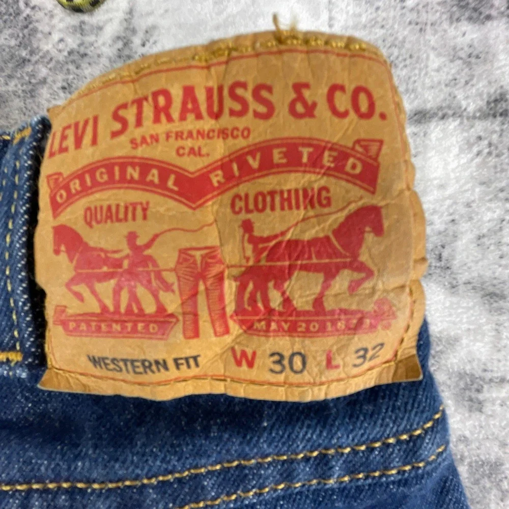Levi Western Fit Mens 30x32 Straight Leg Blue Denim Jeans Strong Cotton Workwear
